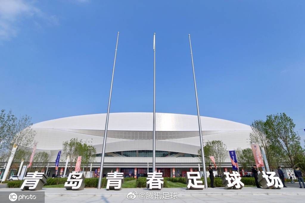 罗马诺：多家顶级俱乐部有意摩纳哥中场福法纳据意大利记者罗马诺的消息，多家欧洲顶级俱乐部有意摩纳哥中场福法纳。